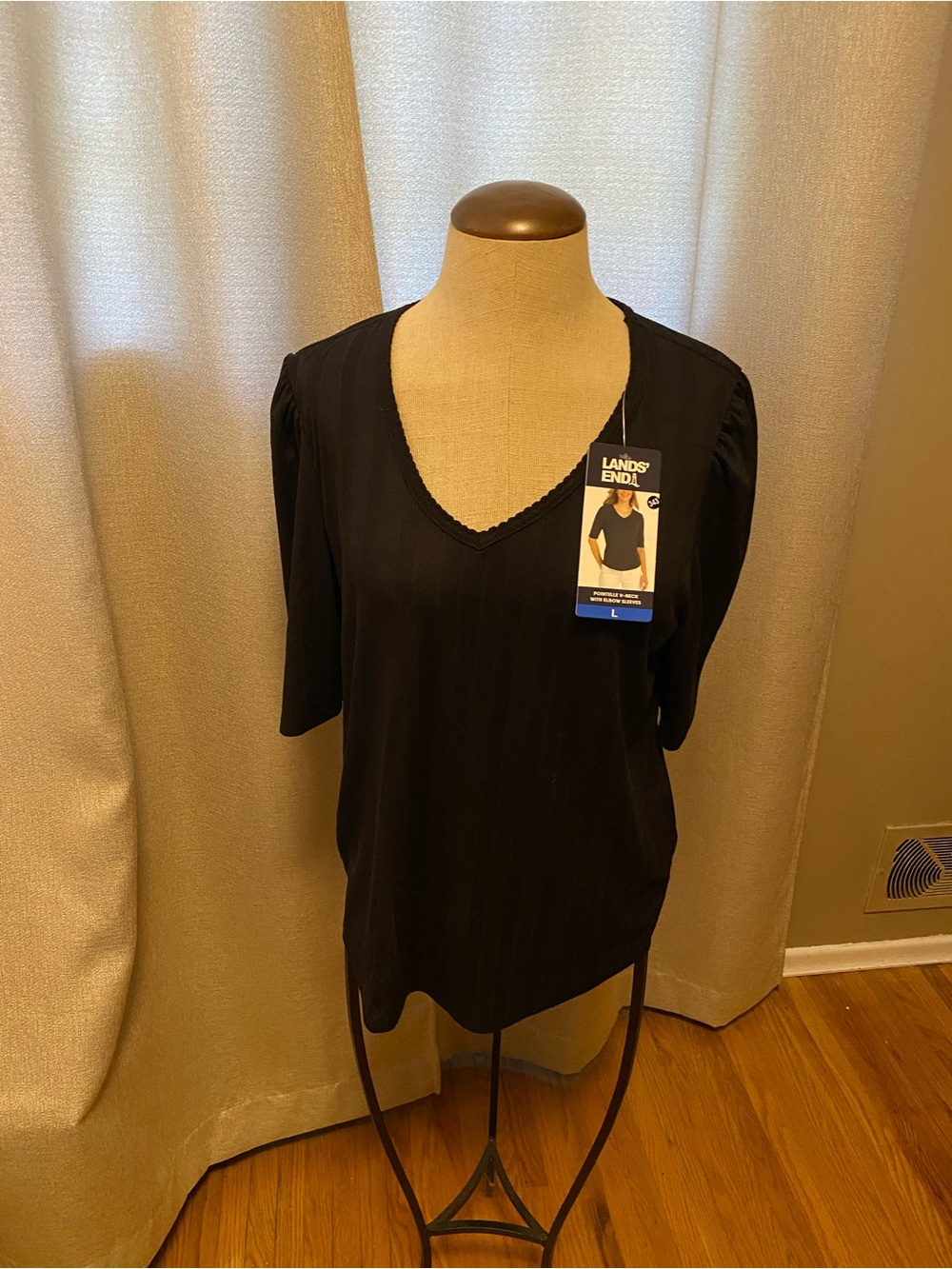 Lands' End Black V-Neck Short Sleeve Tee with Subtle Knit Texture, Size Large - Picture 1 of 6